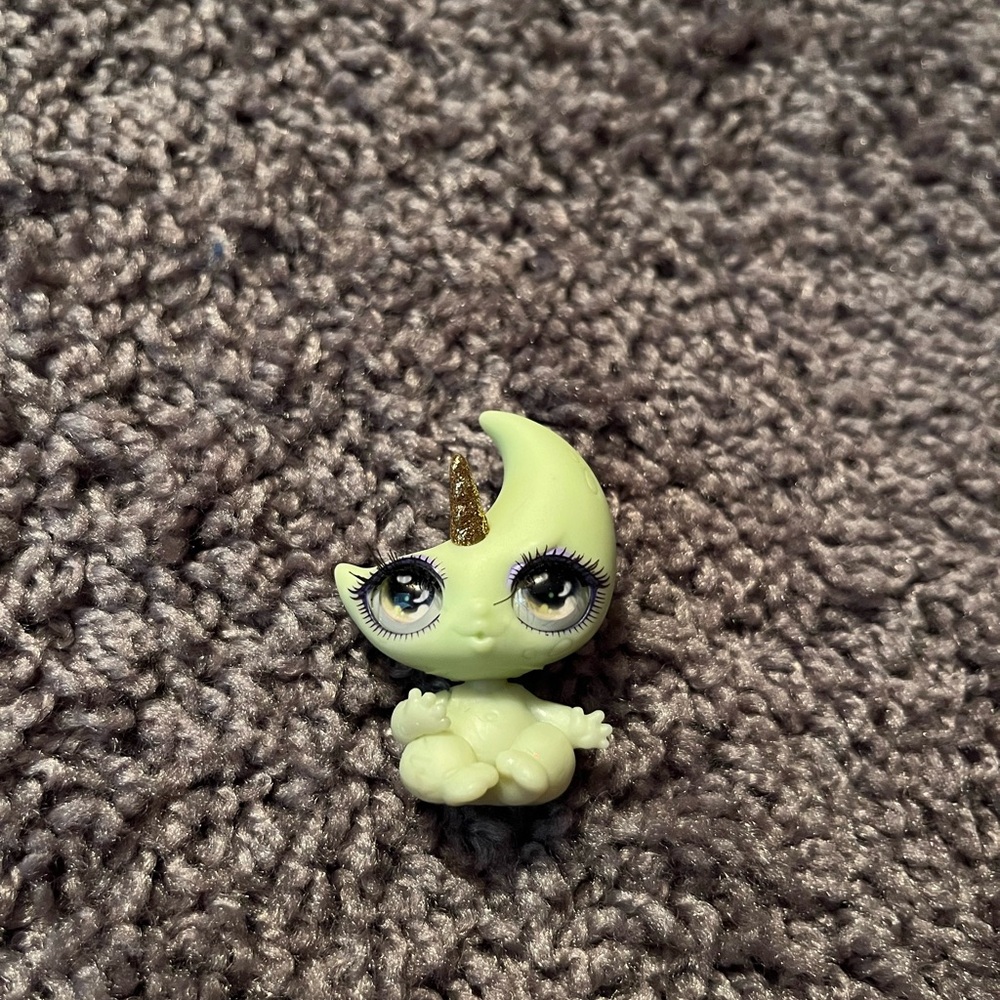 Poopsie Cutie Tooties Moonie Figure Toy